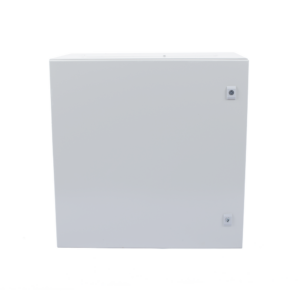 Gabinete de Acero IP66 Uso en Intemperie (600 x 600 x 300 mm) con Placa Trasera Interior Metálica y Compuerta Inferior Atornillable (Incluye Chapa y Llave T).