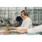 Diadema Inalámbrica WH64 Hybrid Mono de Yealink con Certificación Teams y Busylight Integrado - Image 4